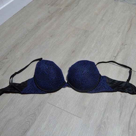 Victoria's Secret Very Sexy Blue with Black Lace Push up Bra Size 36B - Picture 4 of 6